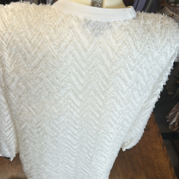 Alfani White fuzzy blouse - Picture 3 of 15